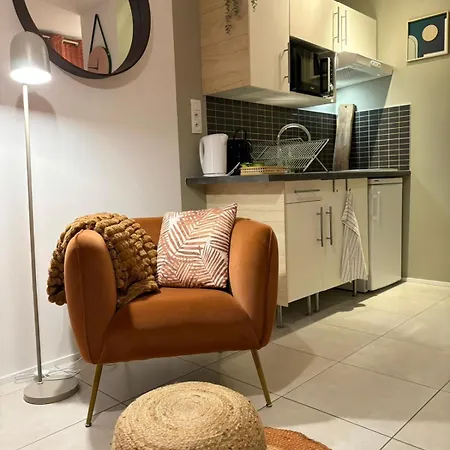 Le Marguerite & Le Melange Savant *