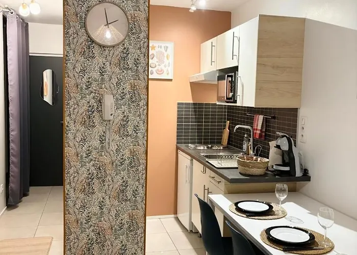 Le Marguerite & Le Melange Savant