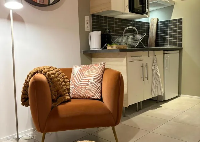 Le Marguerite & Le Melange Savant *