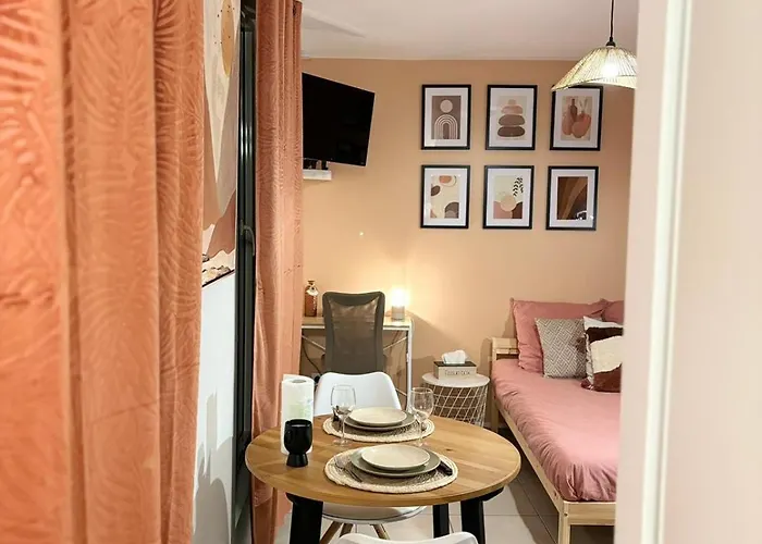 Le Marguerite & Le Melange Savant *